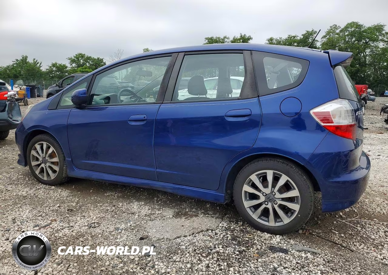 2013 Honda Fit Sport VIN:JHMGE8H53DC023225 - 2
