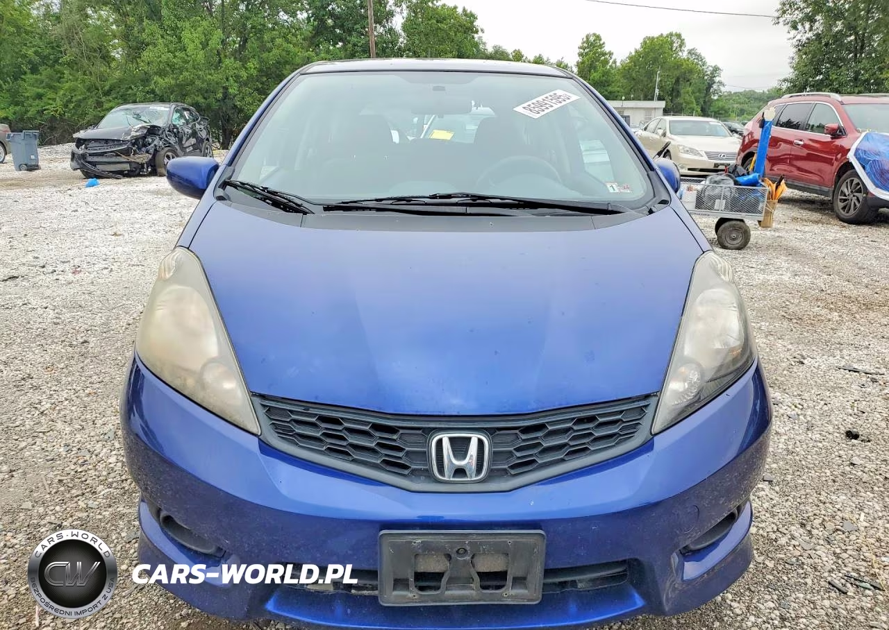 2013 Honda Fit Sport VIN:JHMGE8H53DC023225 - 5