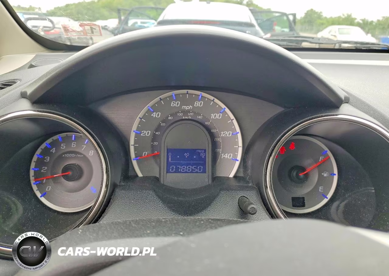 2013 Honda Fit Sport VIN:JHMGE8H53DC023225 - 9