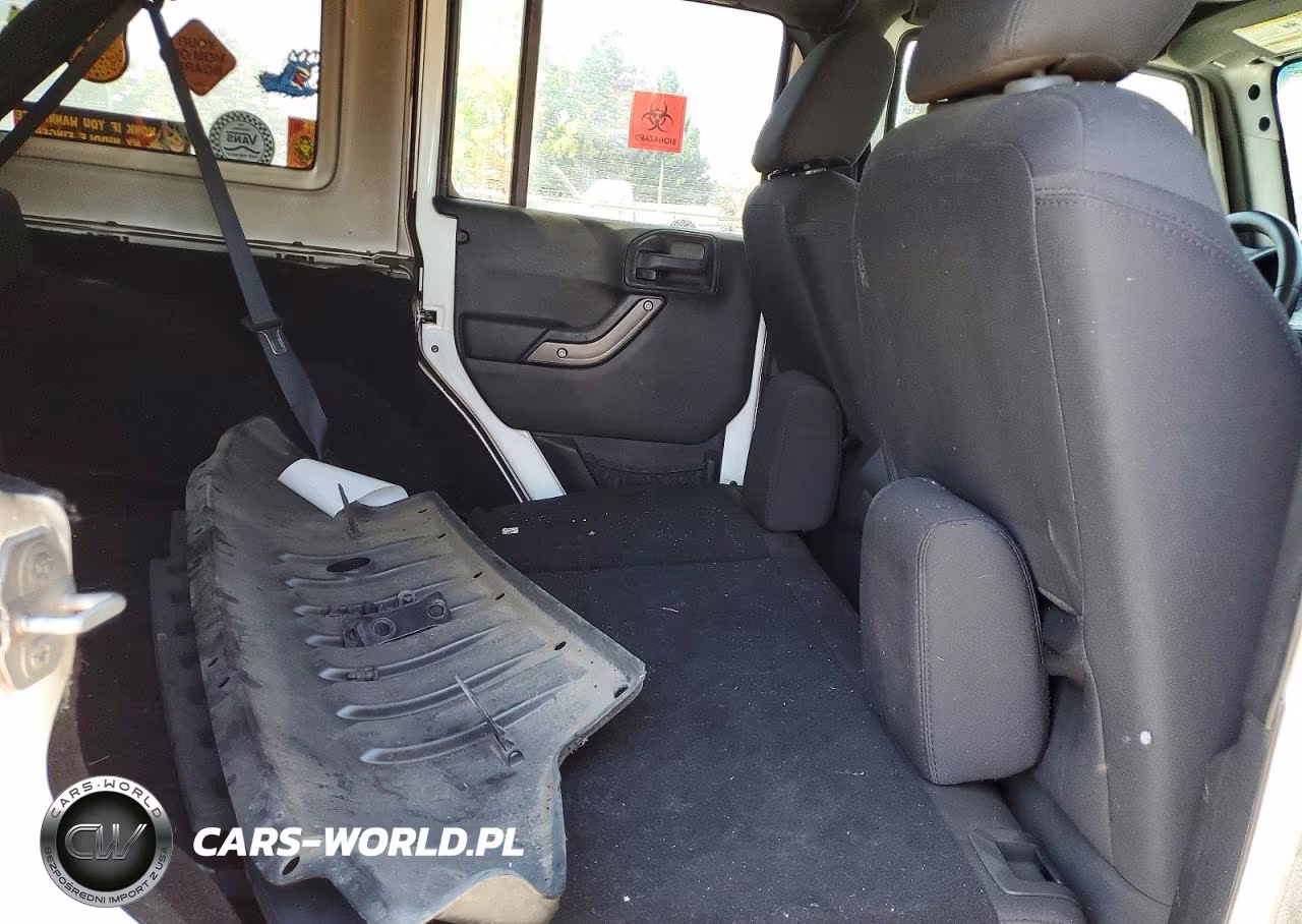 2015 Jeep Wrangler Unlimited Sport VIN:1C4BJWDG4FL507572 - 11
