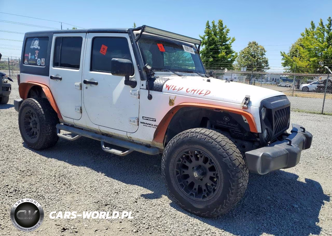 2015 Jeep Wrangler Unlimited Sport VIN:1C4BJWDG4FL507572 - 4