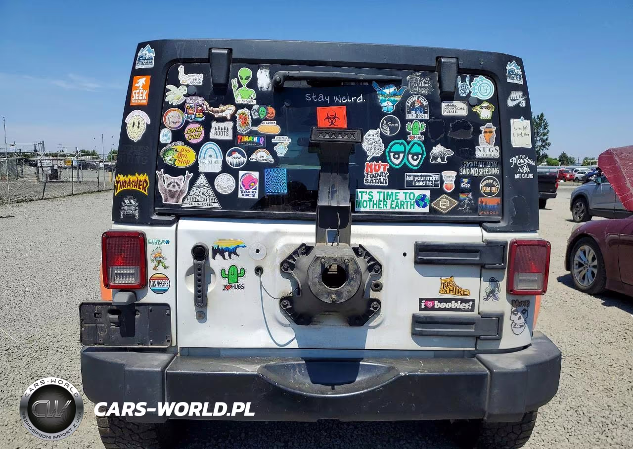 2015 Jeep Wrangler Unlimited Sport VIN:1C4BJWDG4FL507572 - 6