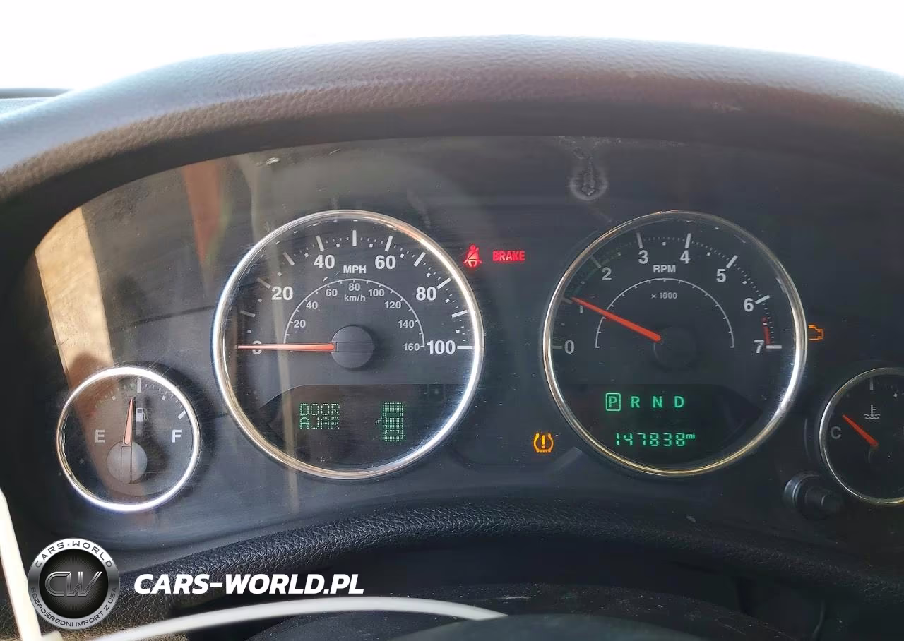 2015 Jeep Wrangler Unlimited Sport VIN:1C4BJWDG4FL507572 - 9