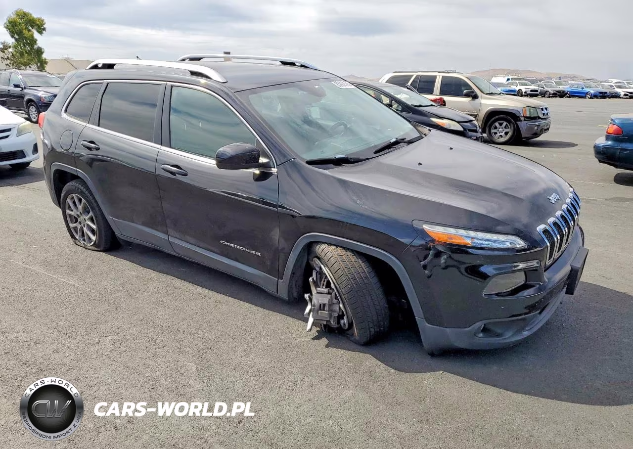 2017 Jeep Cherokee Latitude VIN:1C4PJLCB3HW585661 - 4