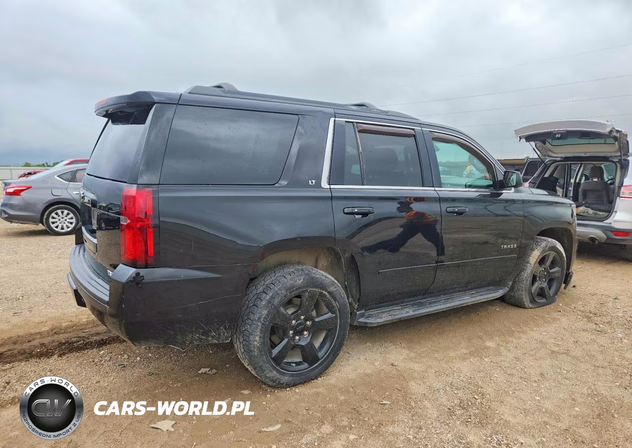 2018 Chevrolet Tahoe C1500 Lt VIN:1GNSCBKC8JR148632 - 3