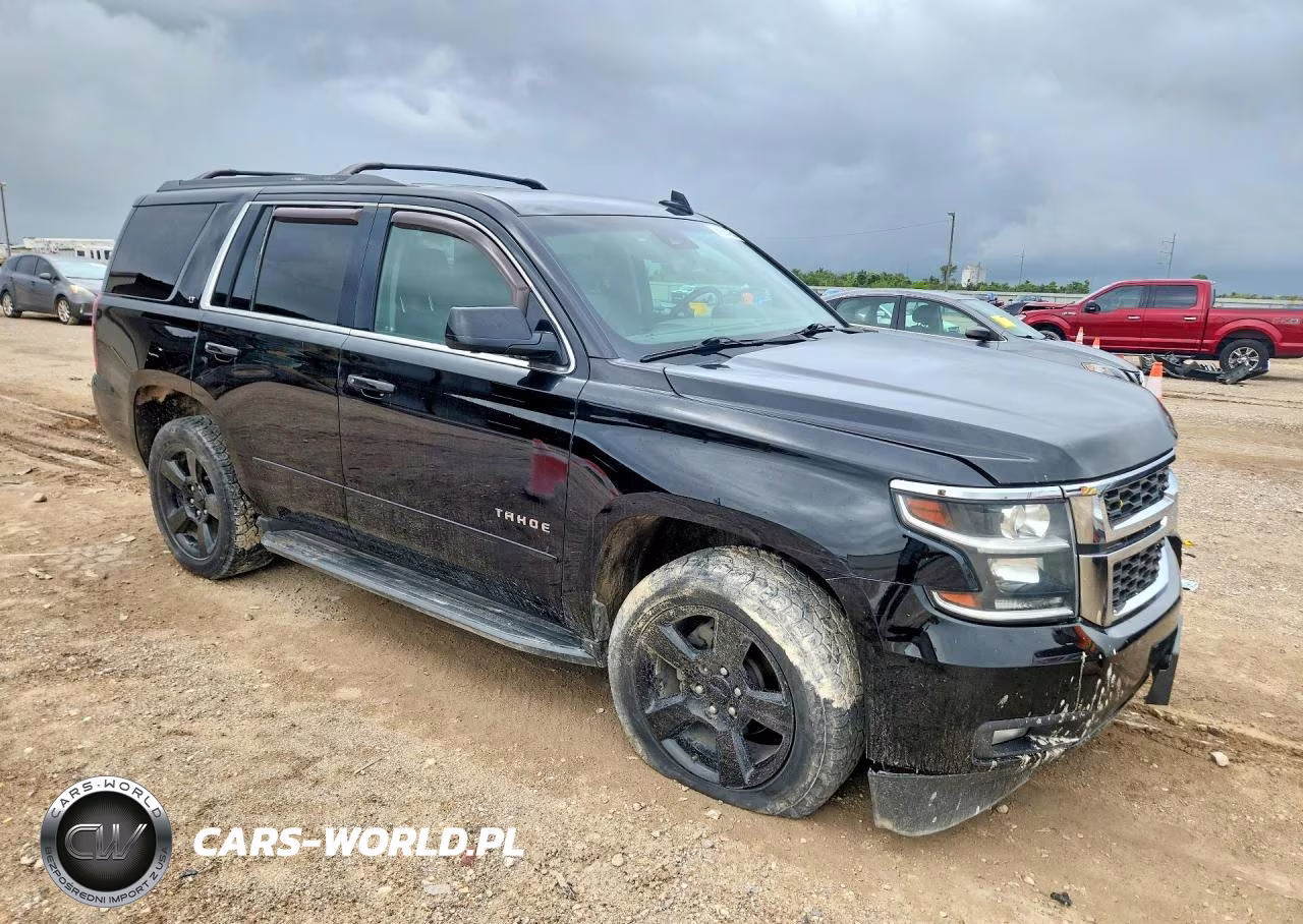 2018 Chevrolet Tahoe C1500 Lt VIN:1GNSCBKC8JR148632 - 4