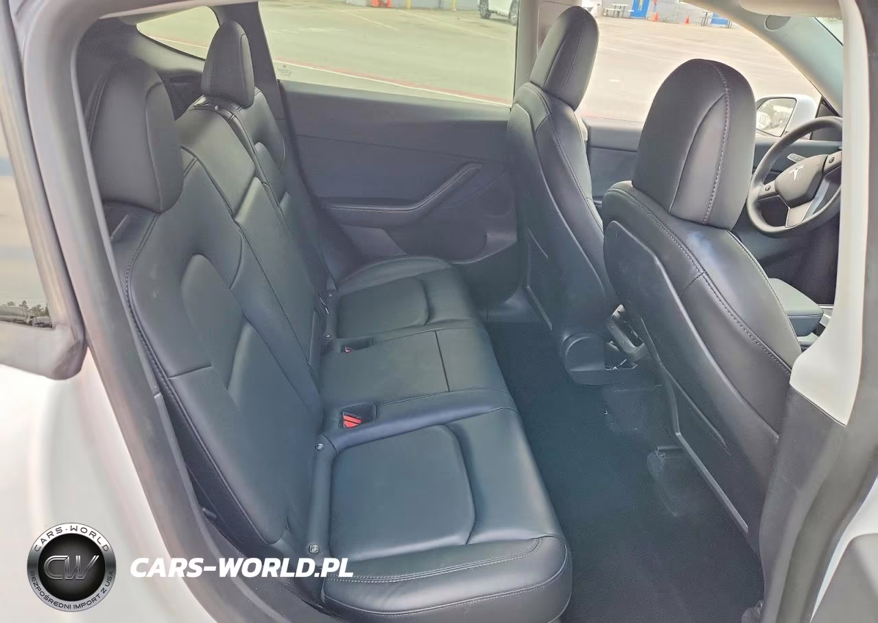 2022 Tesla Model Y VIN:7SAYGDEE8NF327641 - 10