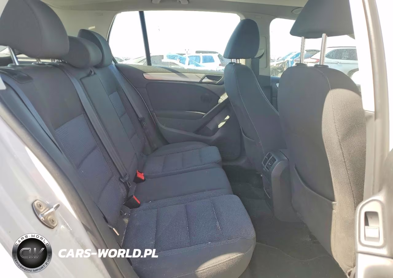 2013 Volkswagen Golf VIN:WVWDB7AJ5DW131438 - 10