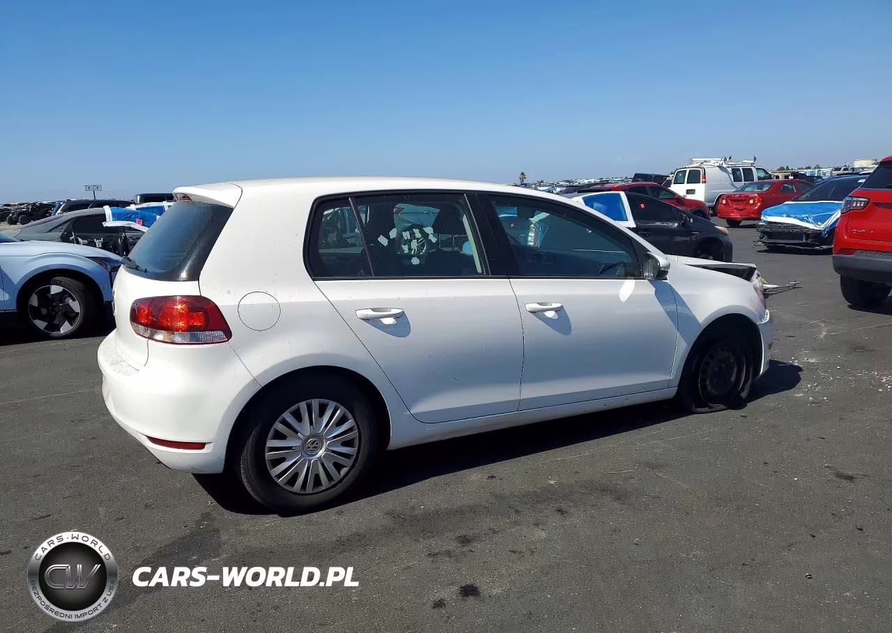 2013 Volkswagen Golf VIN:WVWDB7AJ5DW131438 - 3