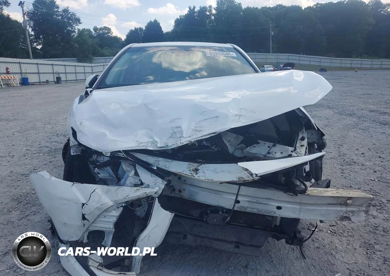2020 Toyota Camry Le VIN:4T1C11AK4LU943324 - 5