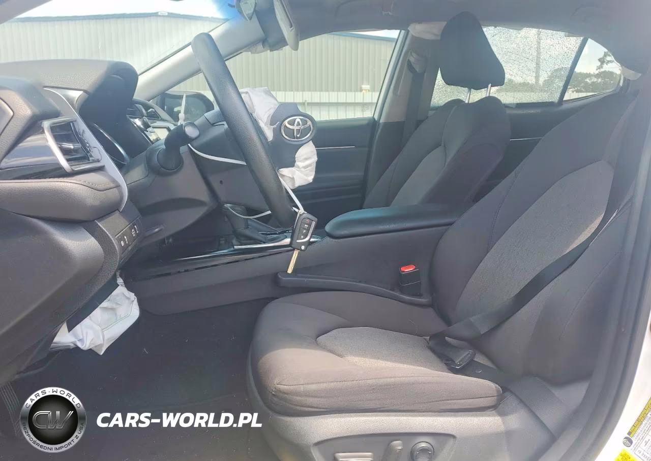 2020 Toyota Camry Le VIN:4T1C11AK4LU943324 - 7