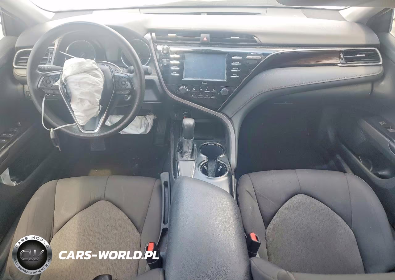 2020 Toyota Camry Le VIN:4T1C11AK4LU943324 - 8
