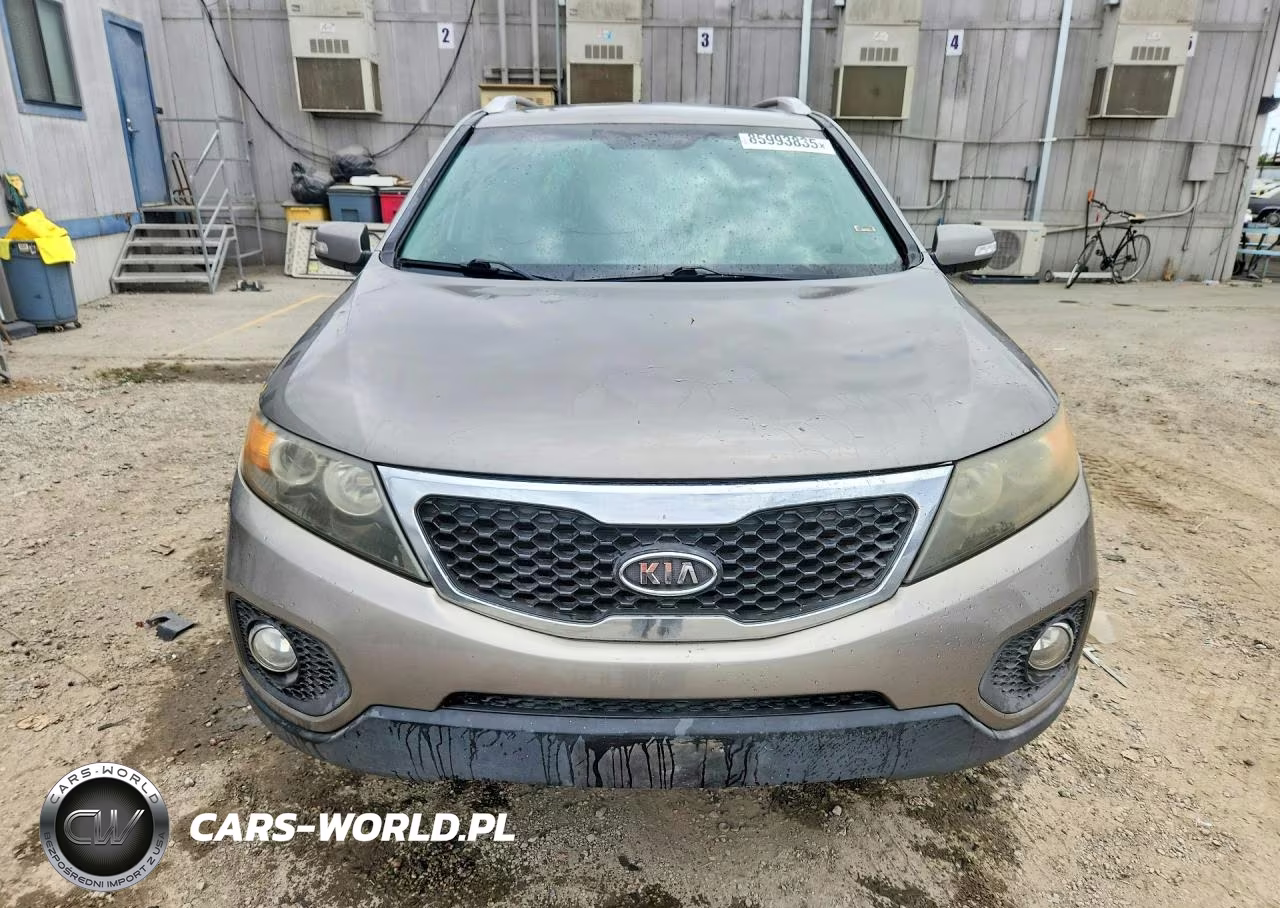 2011 Kia Sorento Lx VIN:5XYKT3A11BG049939 - 5