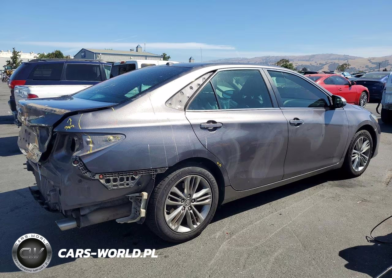 2016 Toyota Camry Se VIN:4T1BF1FK1GU519076 - 3