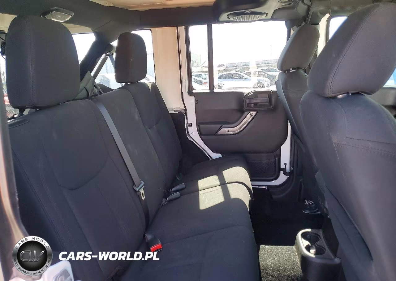 2014 Jeep Wrangler Unlimited Sport VIN:1C4BJWDG3EL304283 - 10