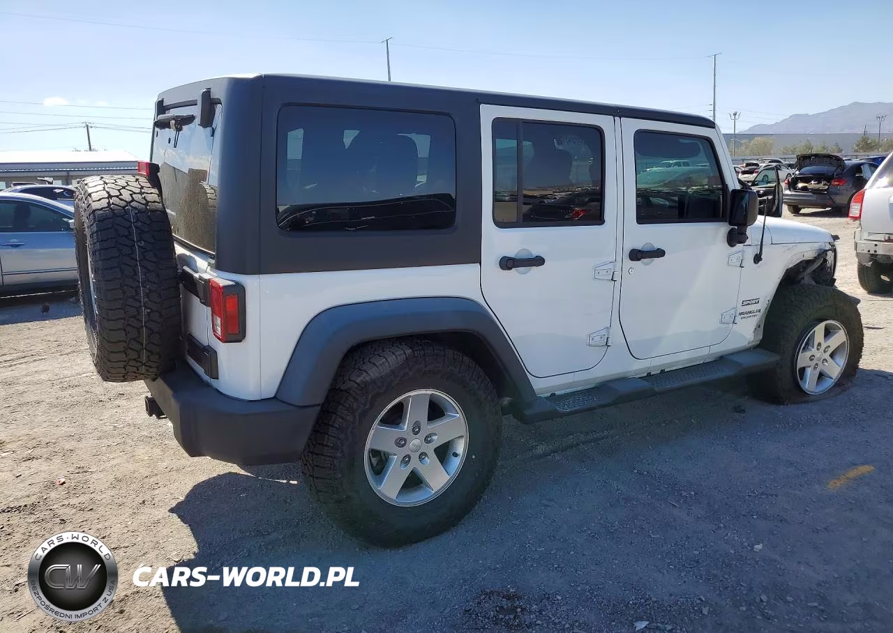 2014 Jeep Wrangler Unlimited Sport VIN:1C4BJWDG3EL304283 - 3