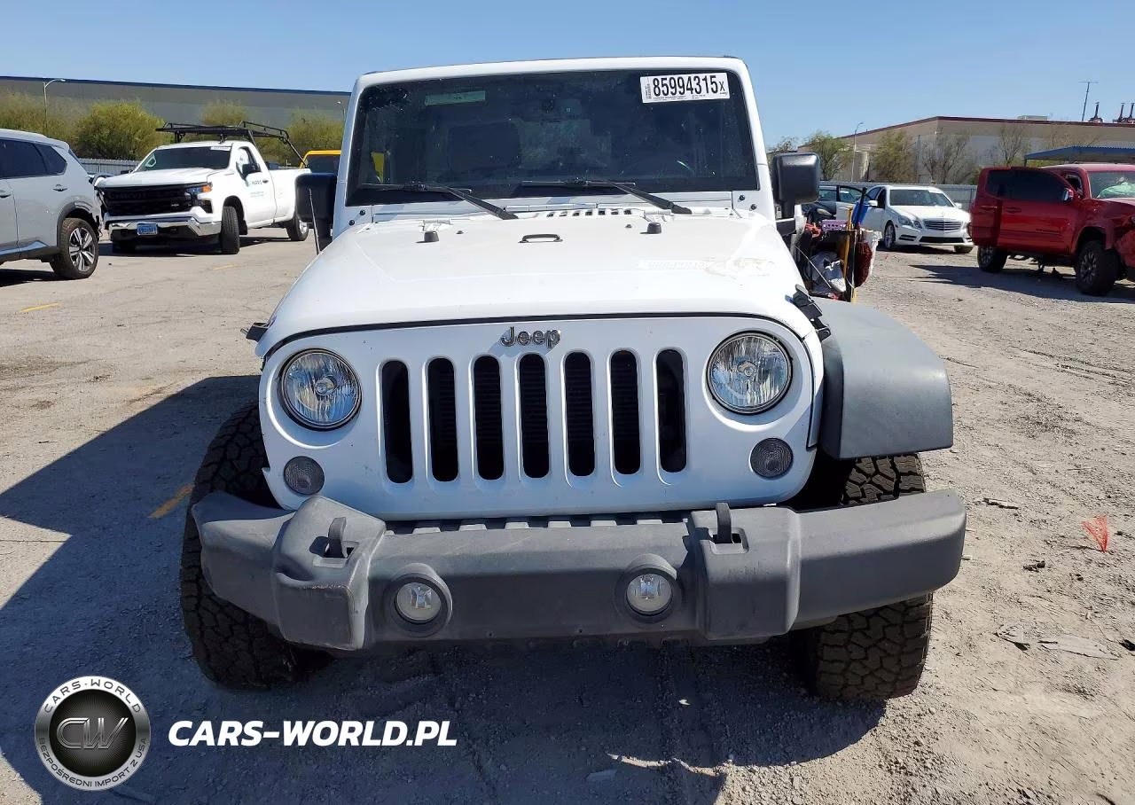 2014 Jeep Wrangler Unlimited Sport VIN:1C4BJWDG3EL304283 - 5