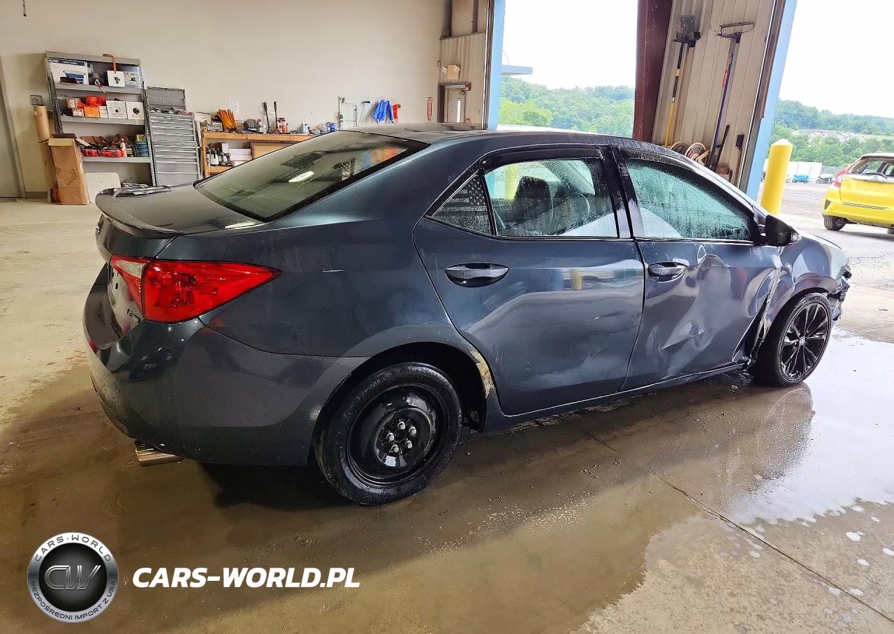2017 Toyota Corolla Se VIN:2T1BURHE8HC803237 - 3