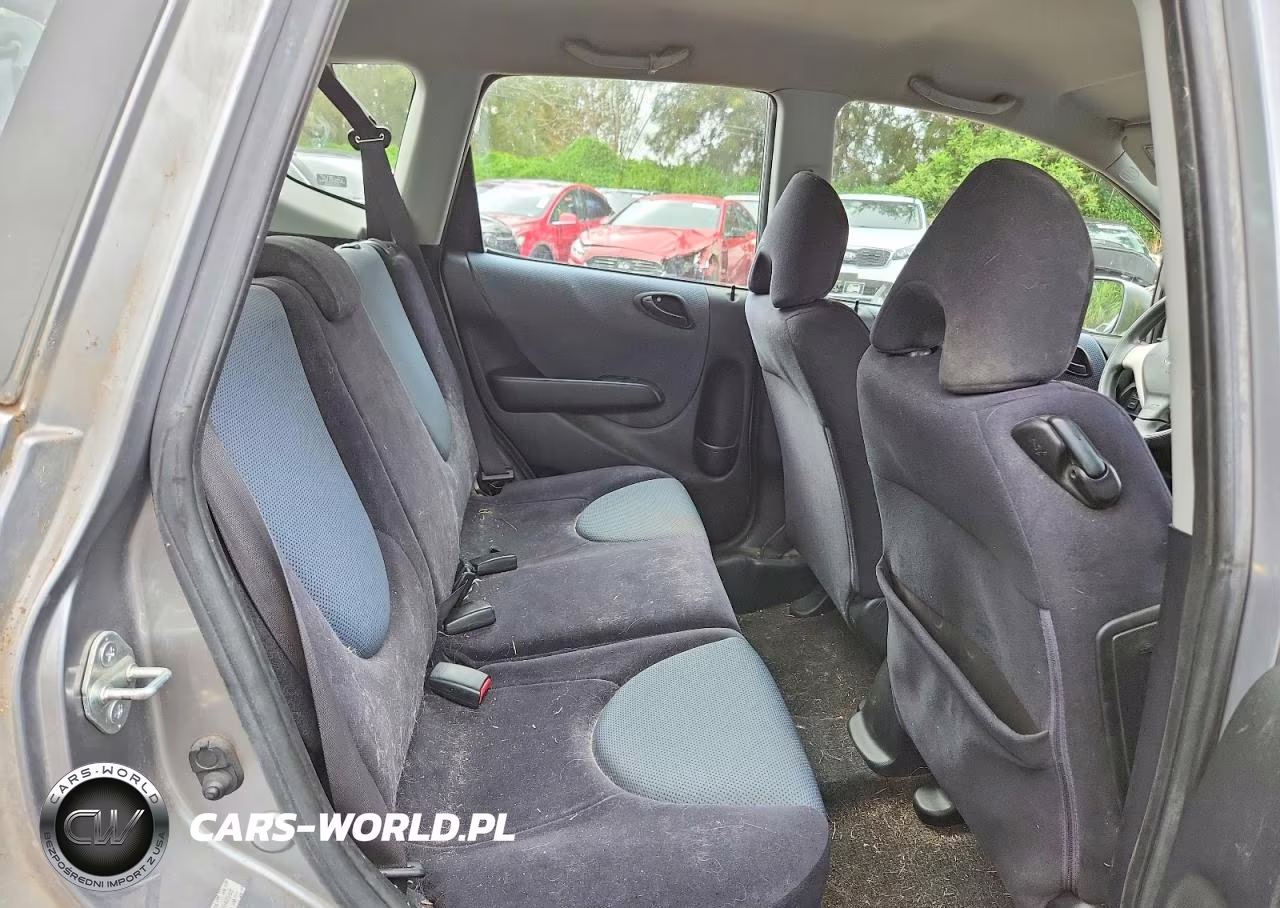 2007 Honda Fit VIN:JHMGD38417S042556 - 10