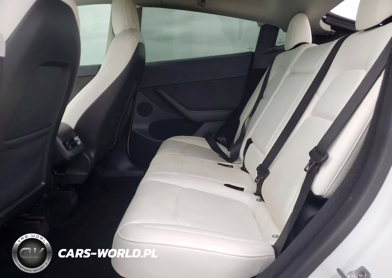 2023 Tesla Model Y VIN:7SAYGDEE0PF611963 - 10