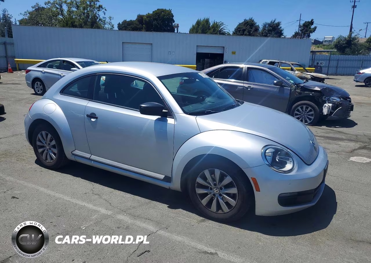 2013 Volkswagen Beetle VIN:3VWFP7ATXDM646878 - 4