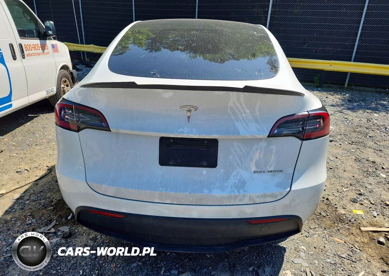 2023 Tesla Model Y VIN:7SAYGDEE6PF672573 - 6