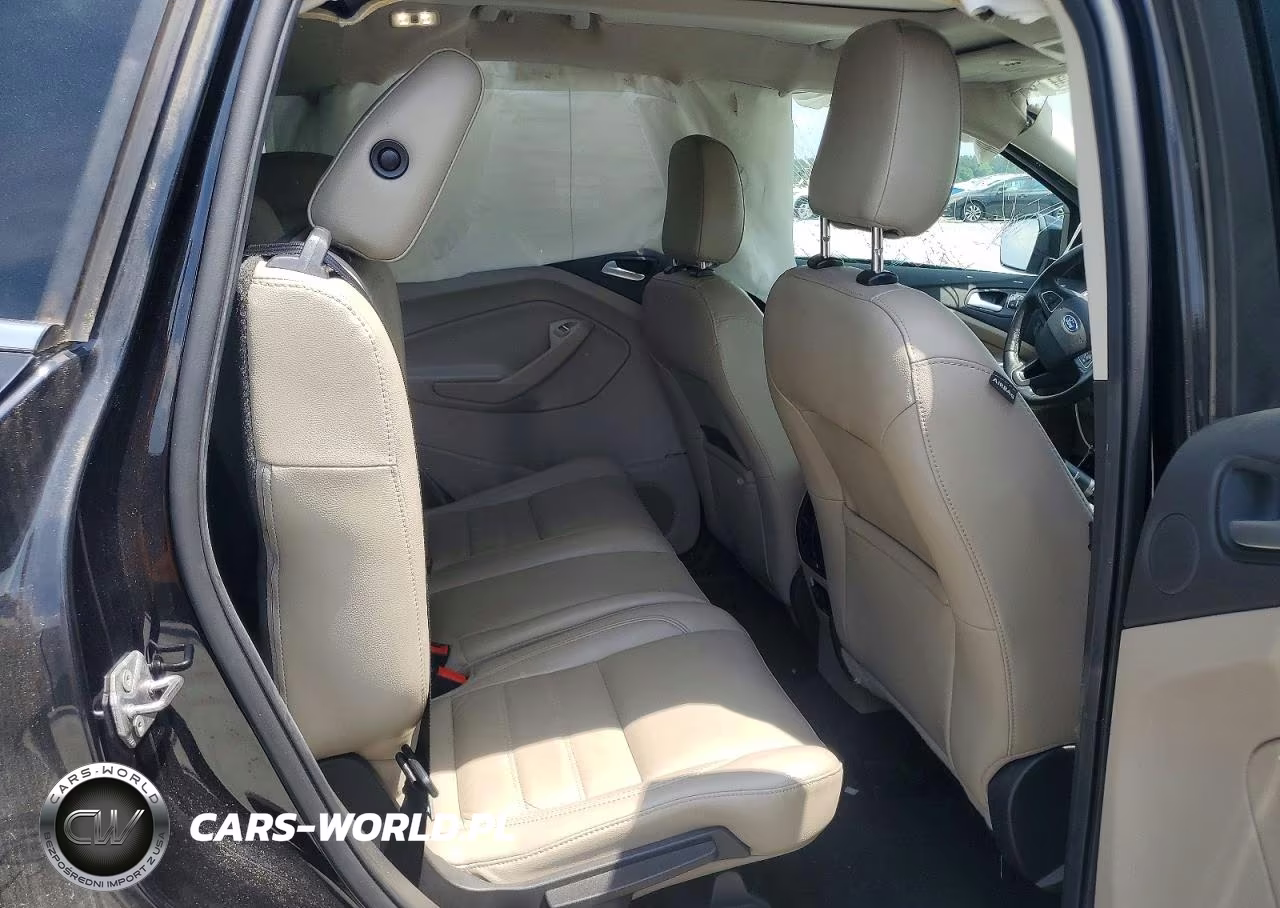 2019 Ford Escape Titanium VIN:1FMCU9J96KUB11677 - 10