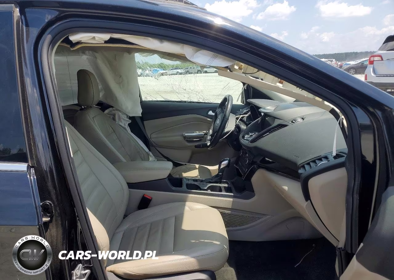 2019 Ford Escape Titanium VIN:1FMCU9J96KUB11677 - 7