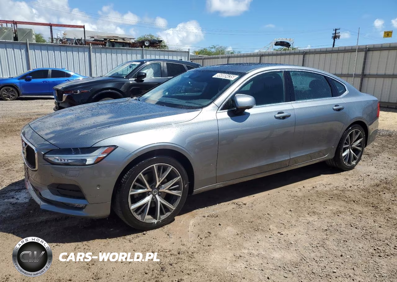 2018 Volvo S90 T5 Momentum