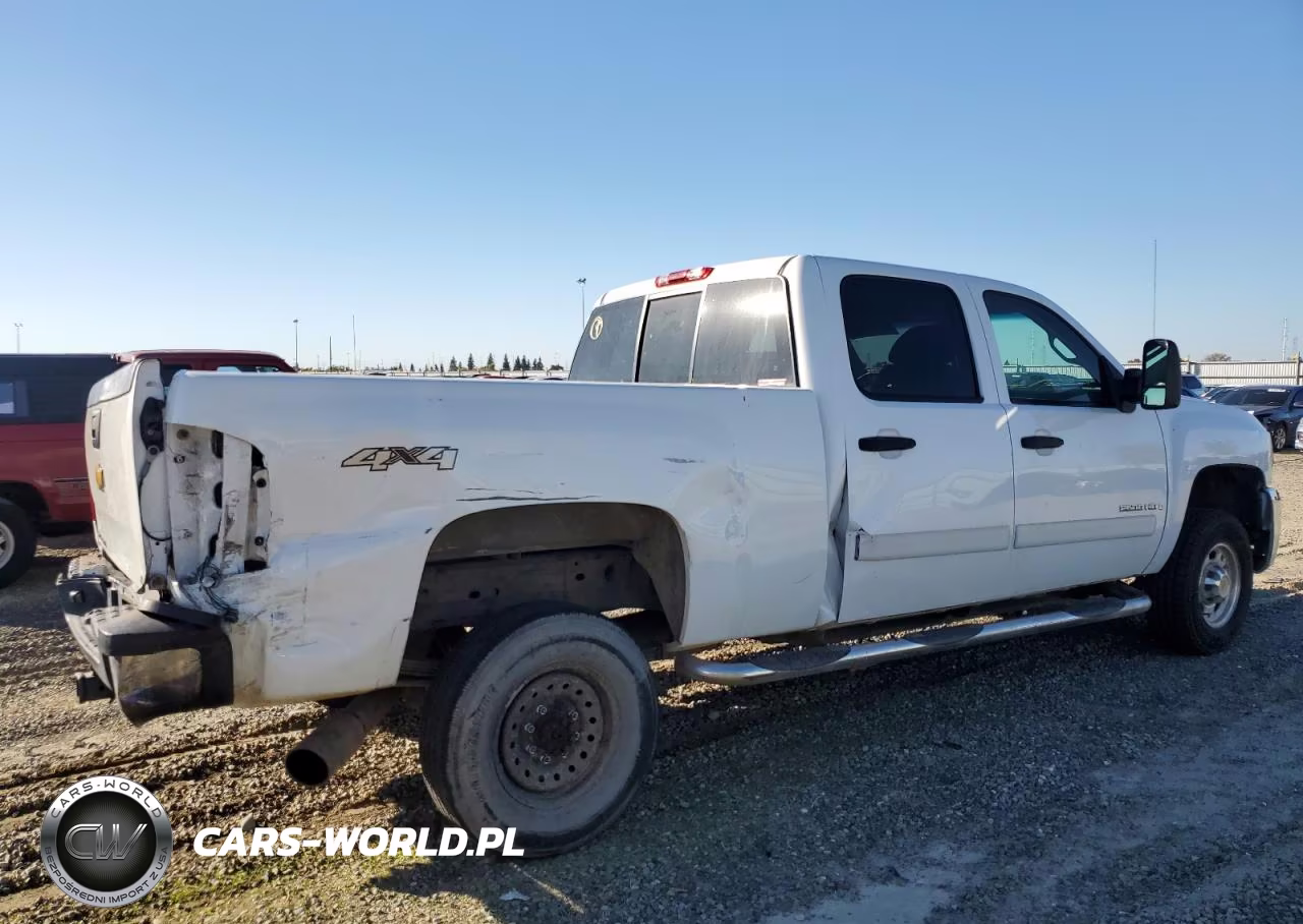 2007 Chevrolet Silverado K2500 Heavy Duty VIN:1GCHK23697F556498 - 3