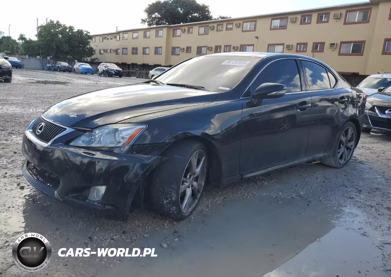 LEXUS