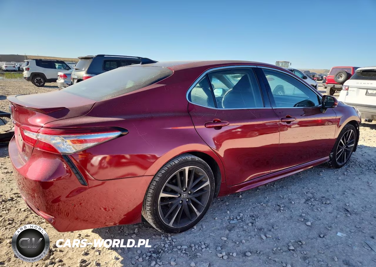2018 Toyota Camry Xse VIN:4T1B61HK8JU526868 - 3