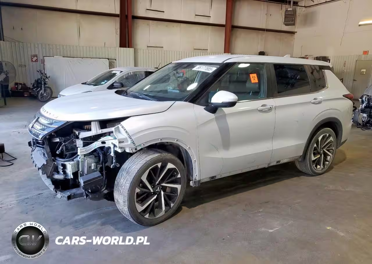 2022 Mitsubishi Outlander Se