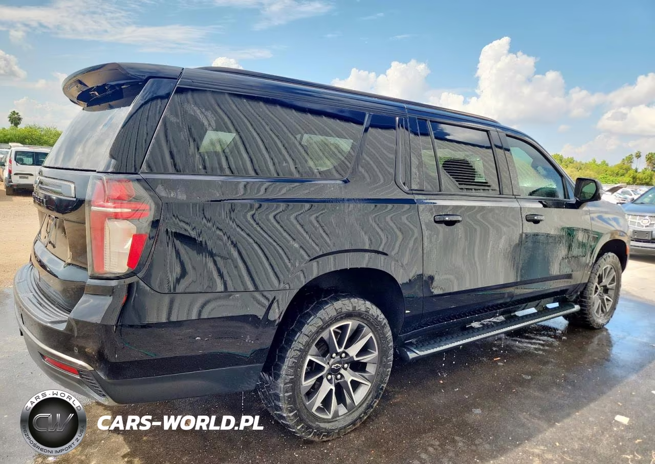 2021 Chev Suburban K1500 Z71 VIN:1GNSKDKD4MR131788 - 3