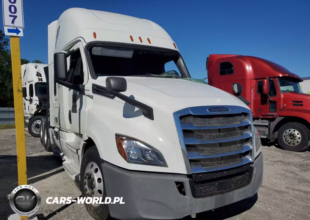 2018 Freightliner Cascadia 126 Semi Truck