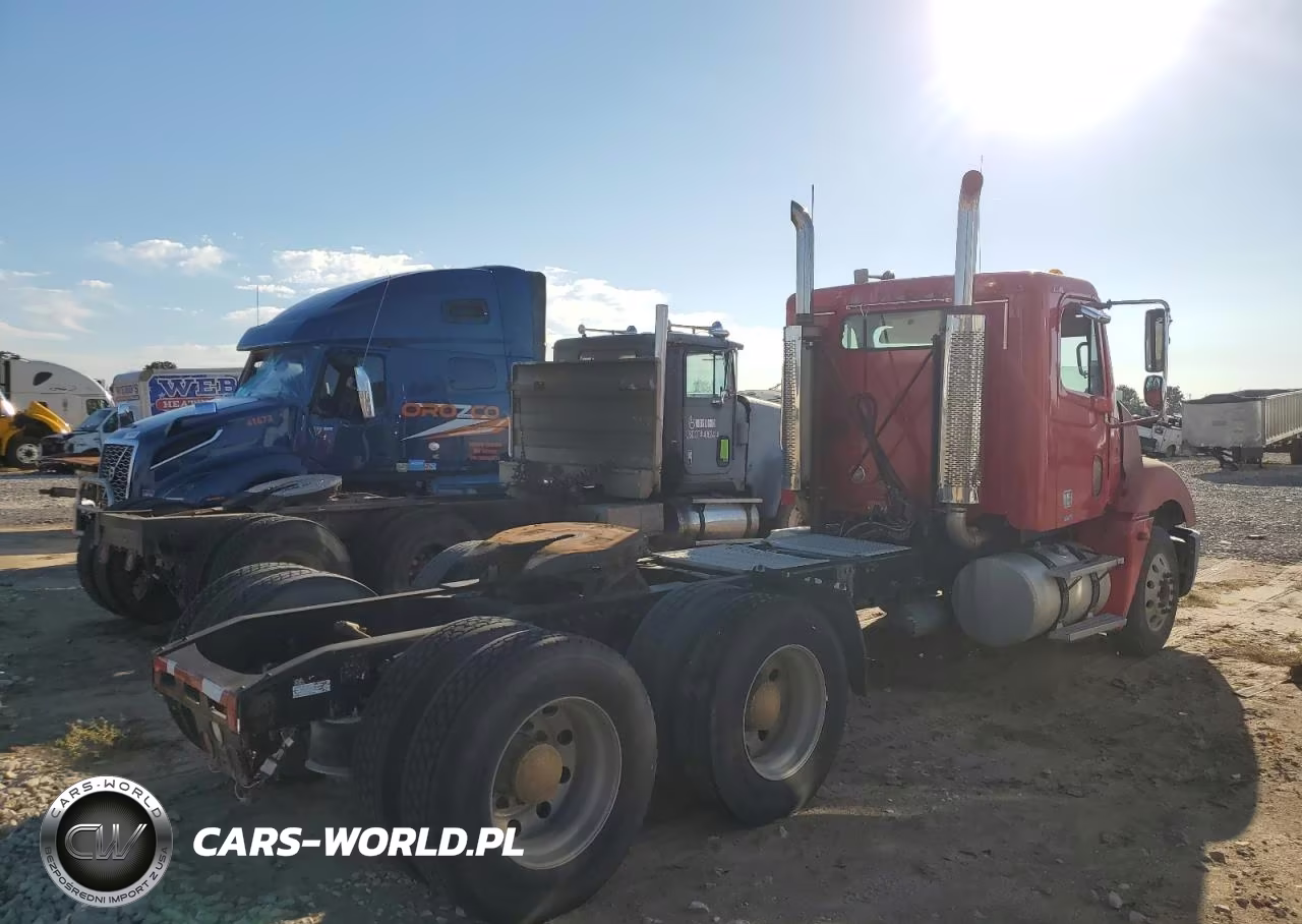 2005 Freightliner Columbia Semi Truck VIN:1FUJA6CV35LV41408 - 4