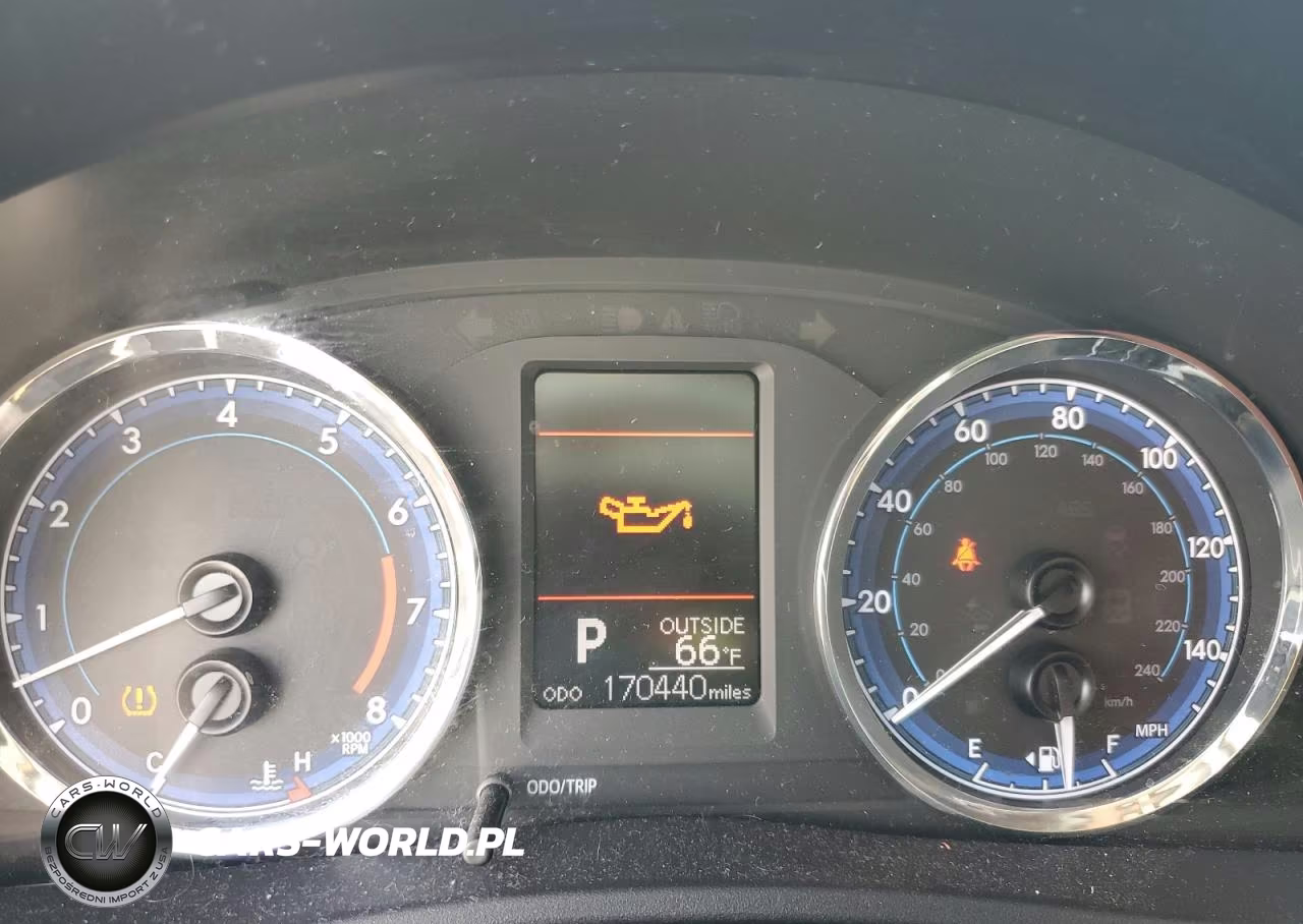 2018 Toyota Corolla L VIN:2T1BURHE1JC014398 - 9