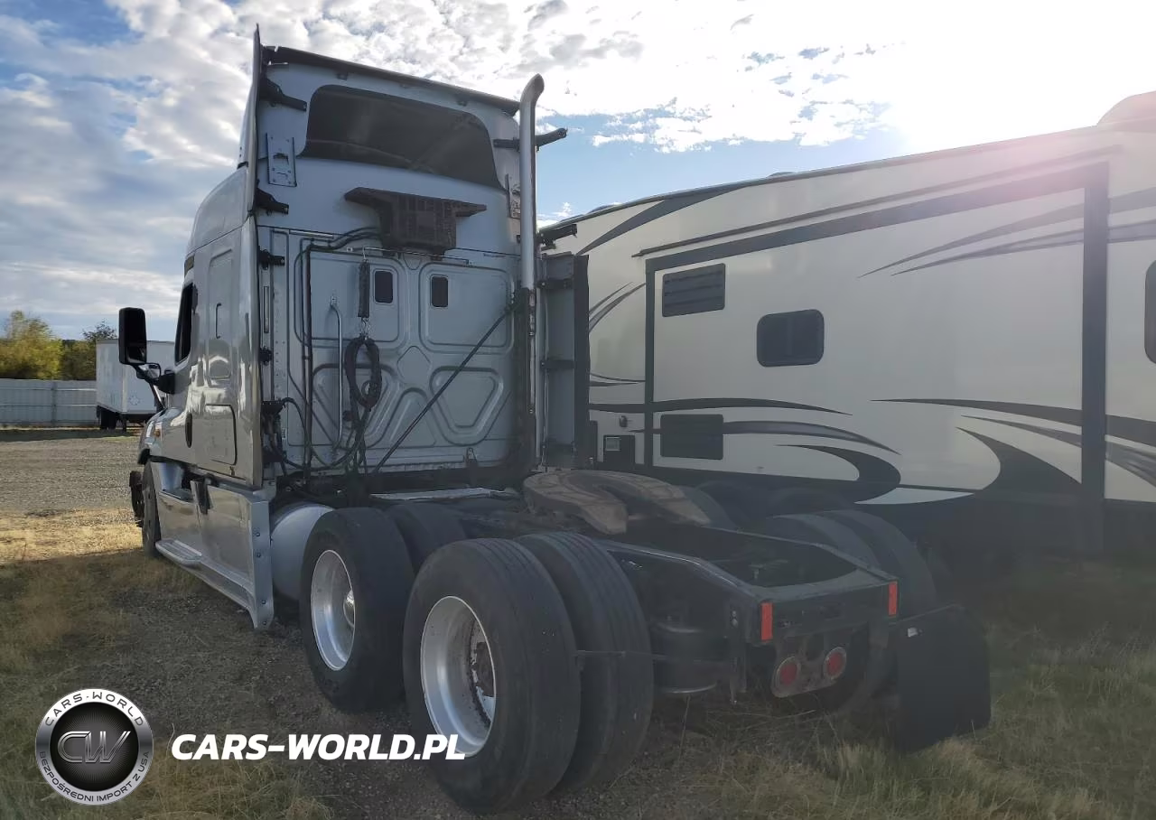 2016 Freightliner Cascadia 125 Semi Truck VIN:3AKJGLDV2GSHE0354 - 3
