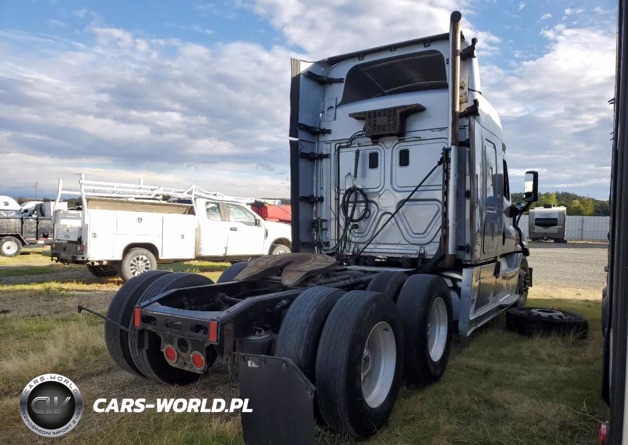 2016 Freightliner Cascadia 125 Semi Truck VIN:3AKJGLDV2GSHE0354 - 4