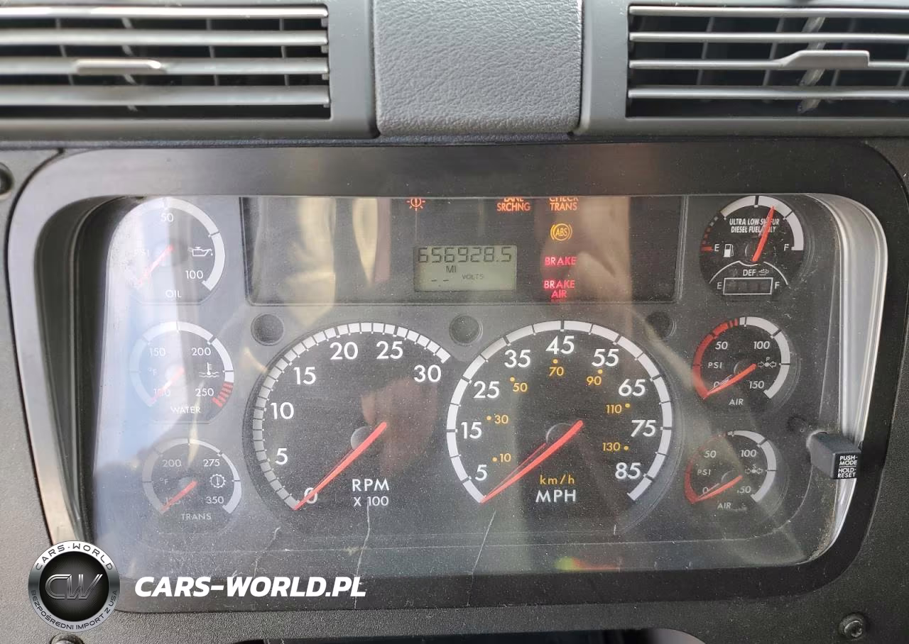 2016 Freightliner Cascadia 125 Semi Truck VIN:3AKJGLDV2GSHE0354 - 8