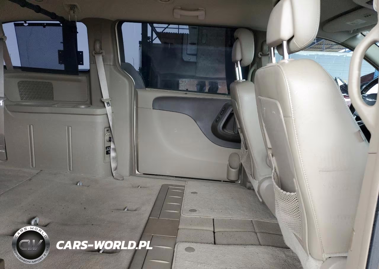 2014 Chrysler Town & Country Touring L VIN:2C4RC1CG5ER133914 - 11