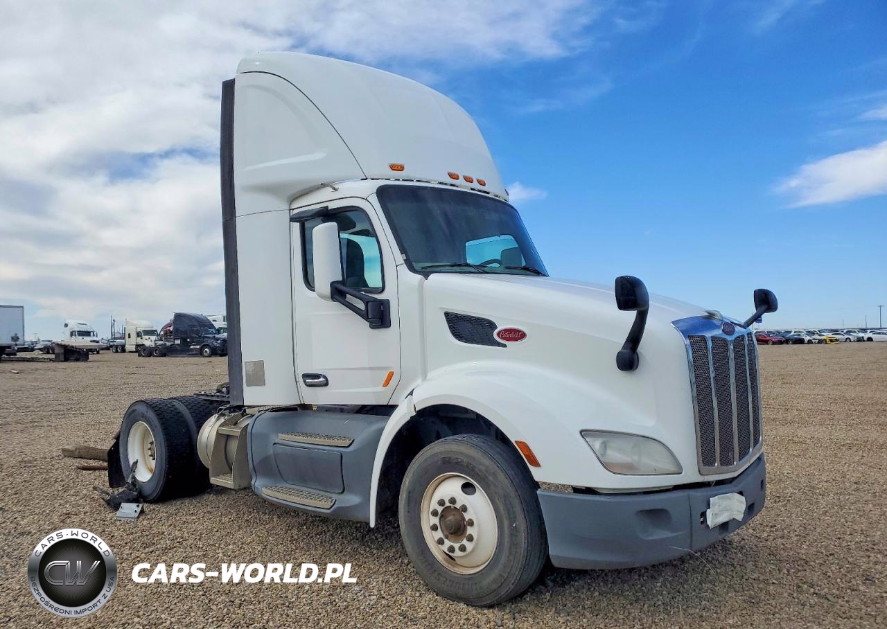 2018 Peterbilt 579 Semi Truck