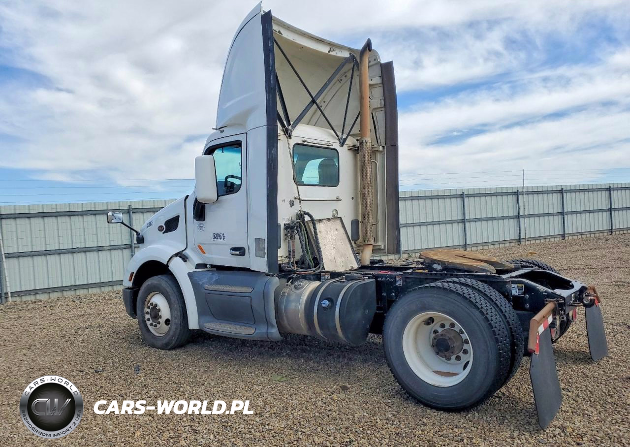 2018 Peterbilt 579 Semi Truck VIN:1XPBA48XXJD478031 - 3