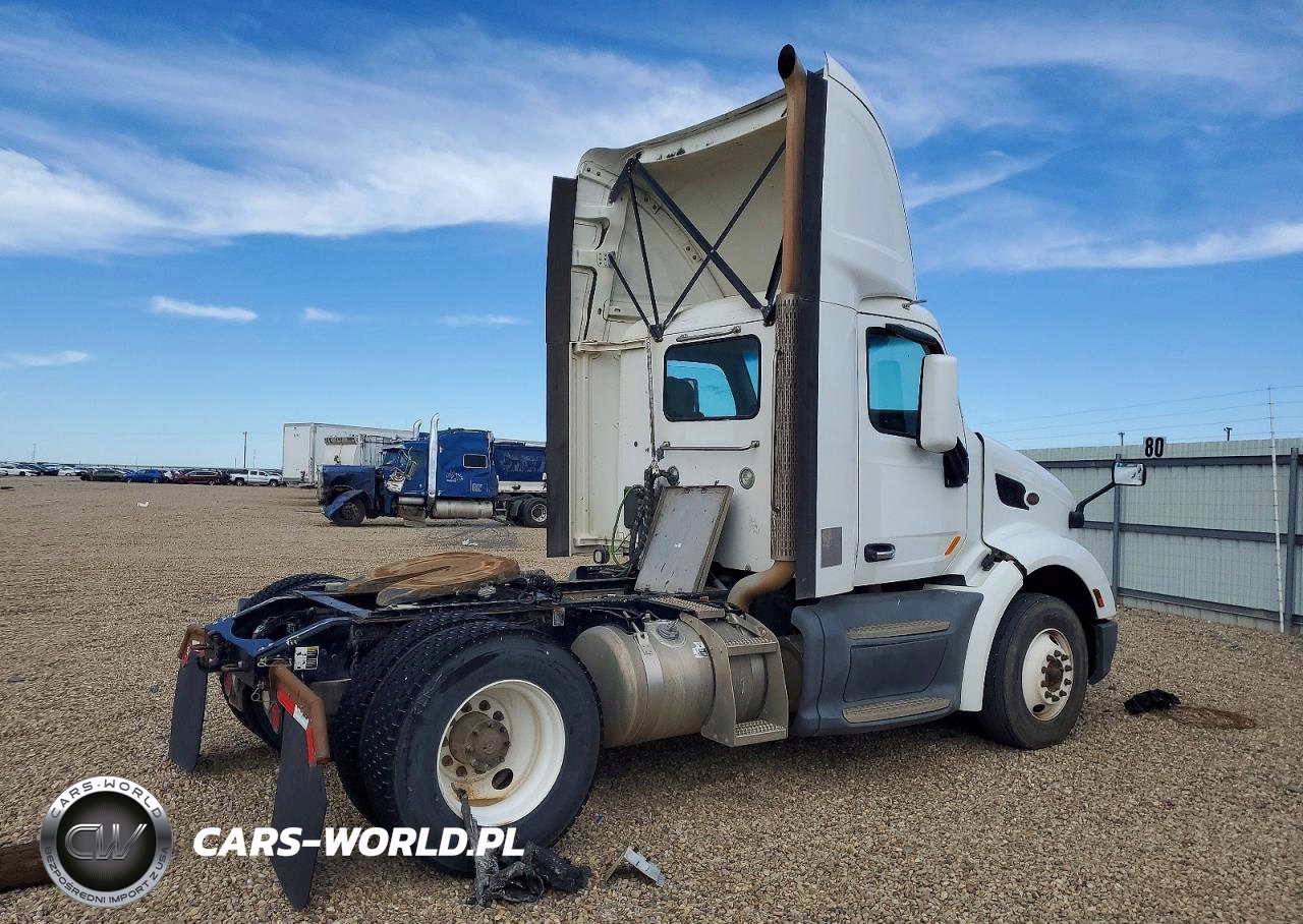 2018 Peterbilt 579 Semi Truck VIN:1XPBA48XXJD478031 - 4