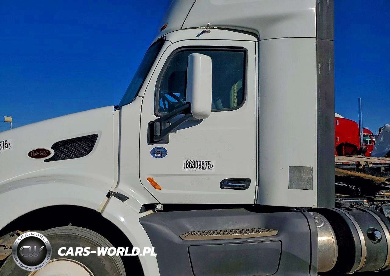 2018 Peterbilt 579 Semi Truck VIN:1XPBA48XXJD478031 - 9