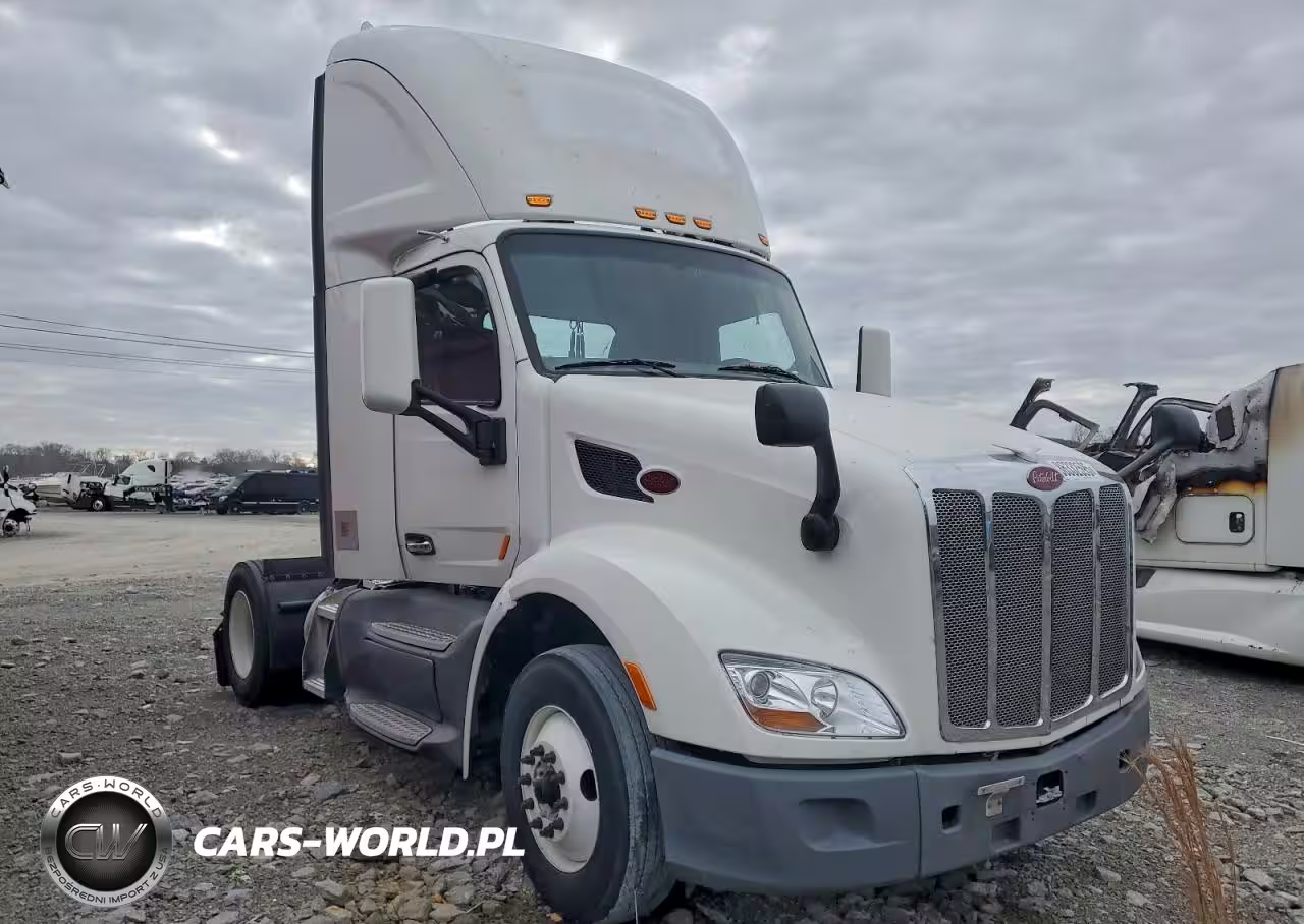 2018 Peterbilt 579 Semi Truck