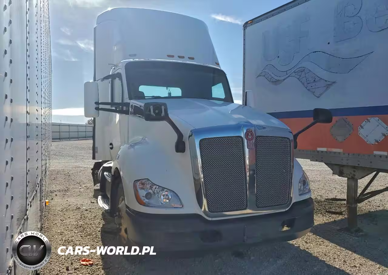 2016 Kenworth T680 Semi Truck