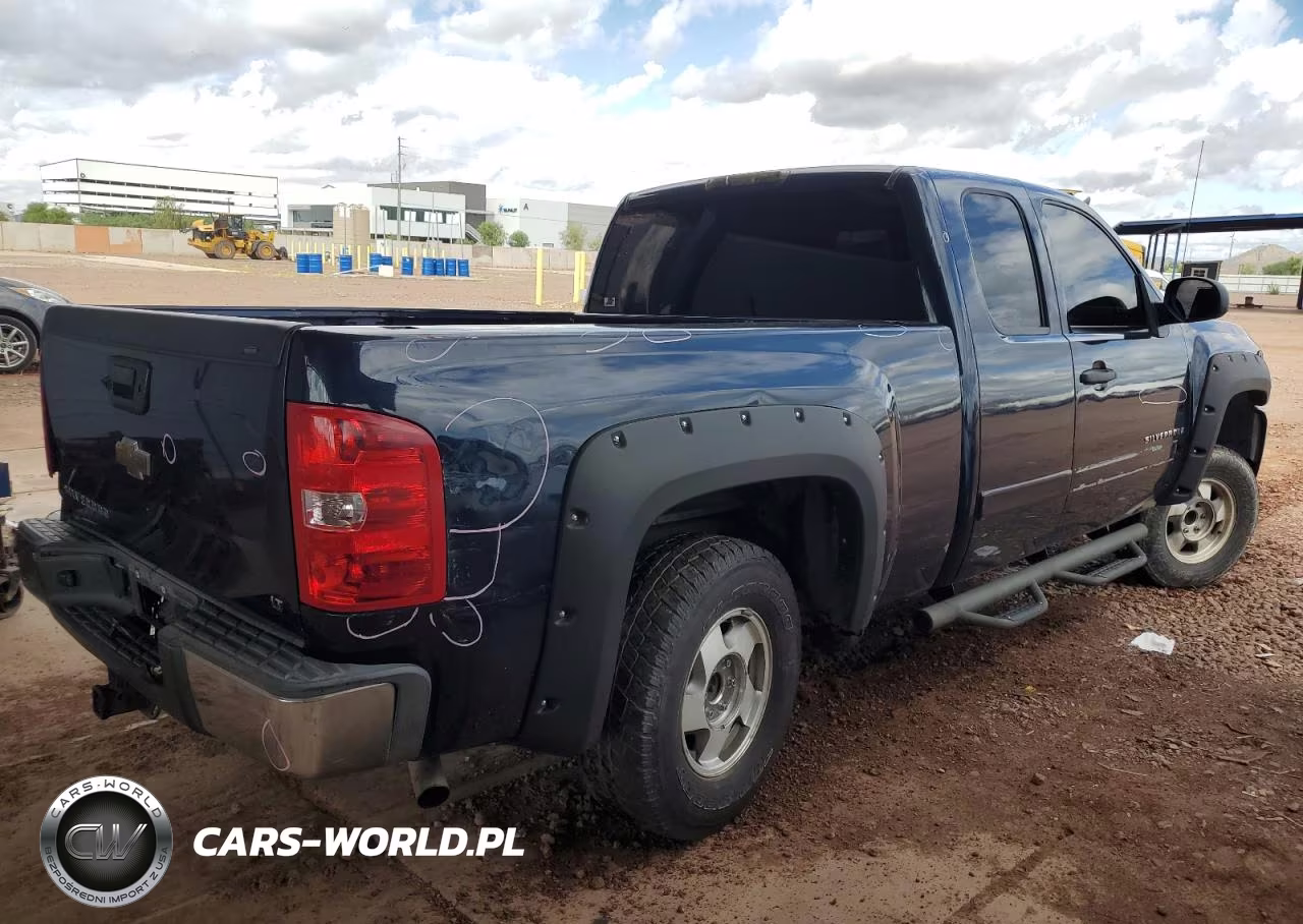 2007 Chevrolet Silverado C1500 VIN:2GCEC19J271591557 - 3