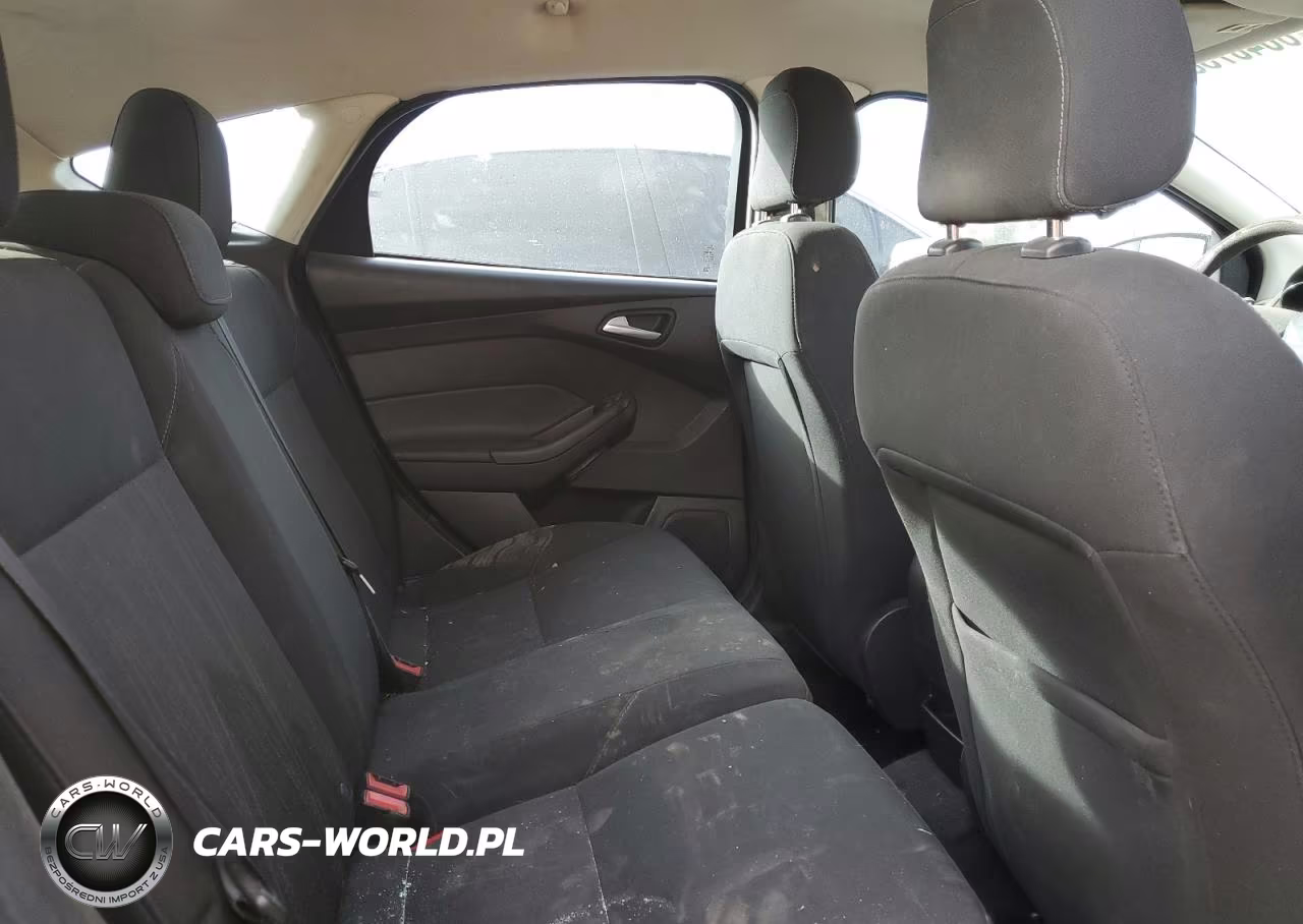 2018 Ford Focus Se VIN:1FADP3K22JL251640 - 10