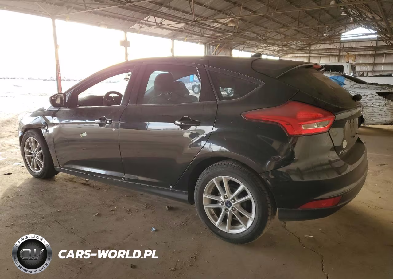 2018 Ford Focus Se VIN:1FADP3K22JL251640 - 2